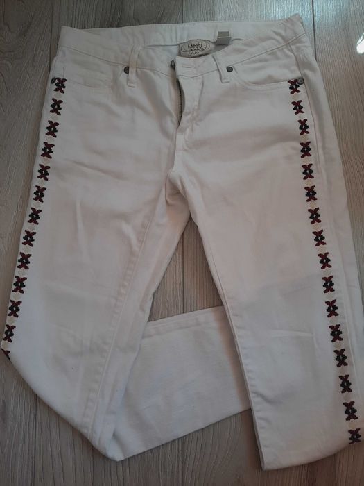 Pantaloni dama albi Mango