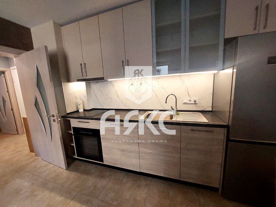 Дава се под наем Двустаен апартамент в София, Бъкстон - 62 кв.м за 700 € - Снимка #2