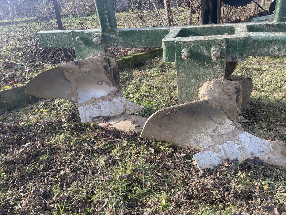 Plug de vanzare pt tractoras mai mic