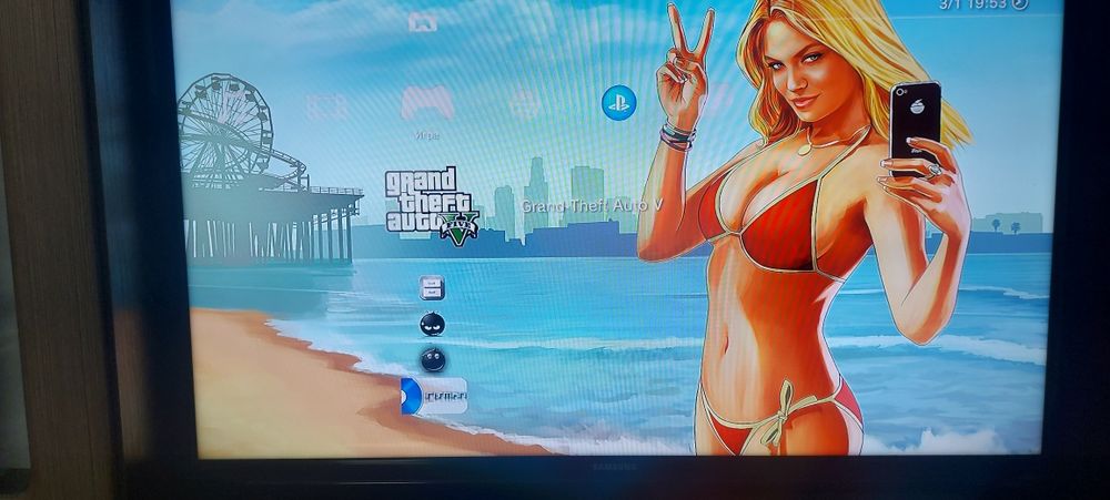 Продам пс3 супер слим в хорошем состоянии 40 игр