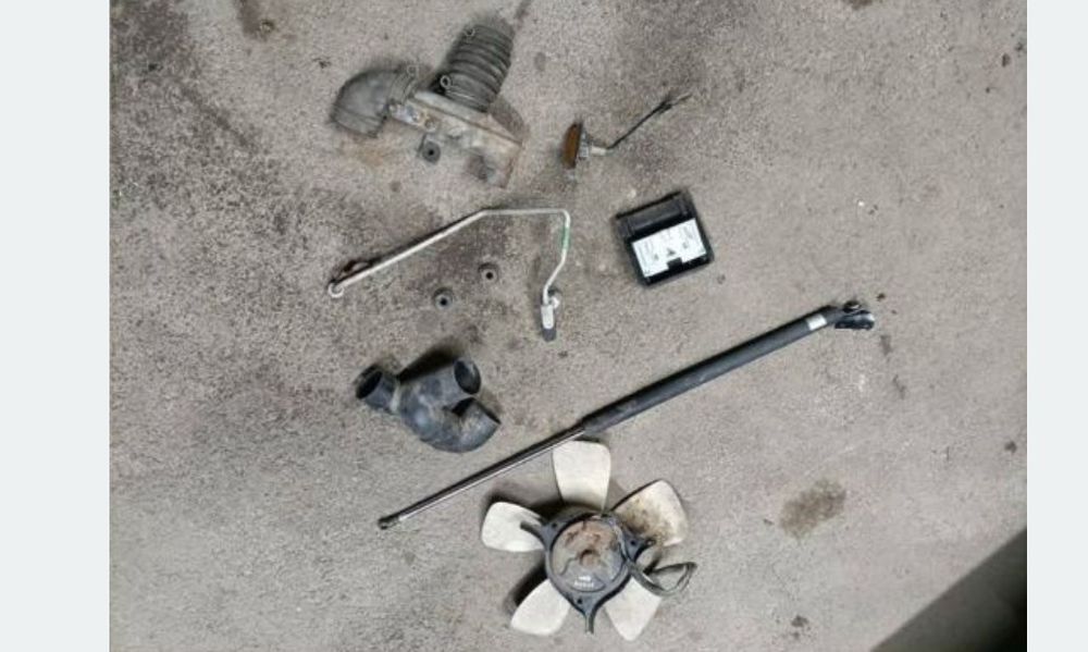 Dezmembrez piese Tico , accept schimb cu jante.bluza jucări