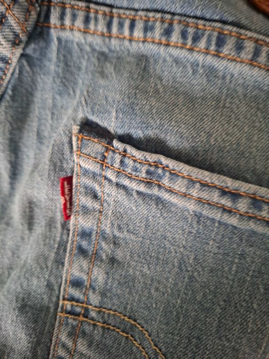 Blugi Levis barbati