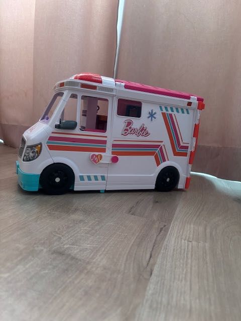 Скорая помощь Barbie оригинал