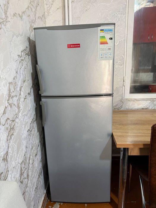 Холодильник Б/У продается