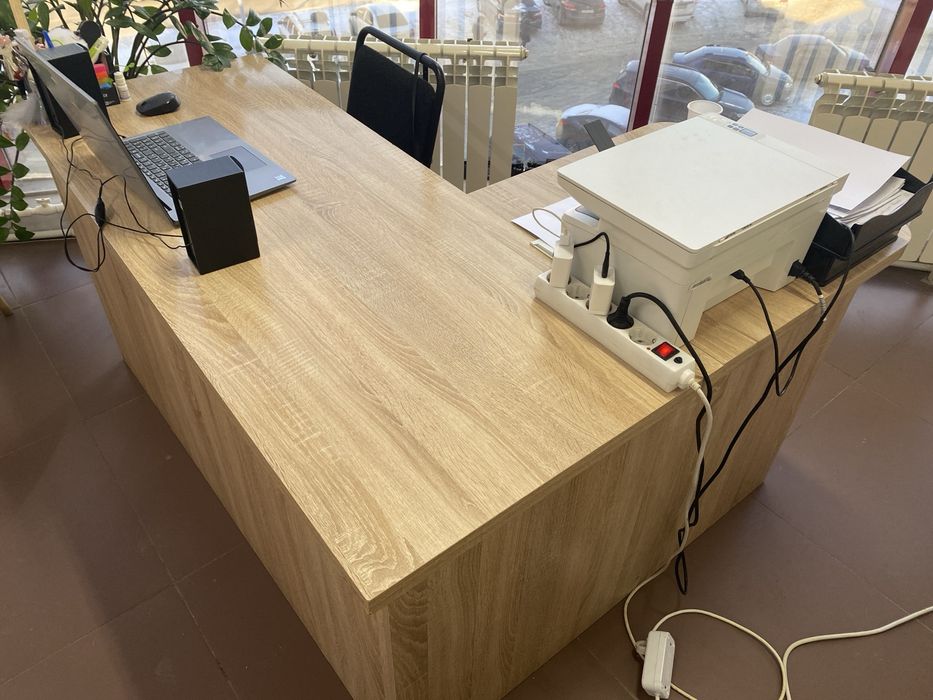 Продам офиснные столы