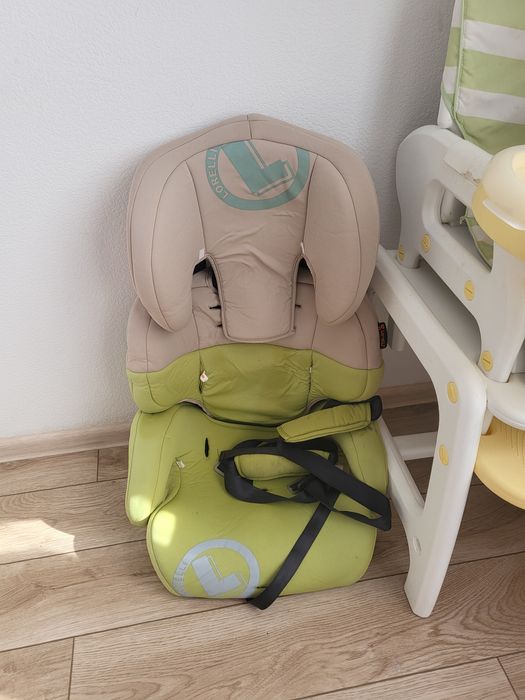 Продам автокресло 5000