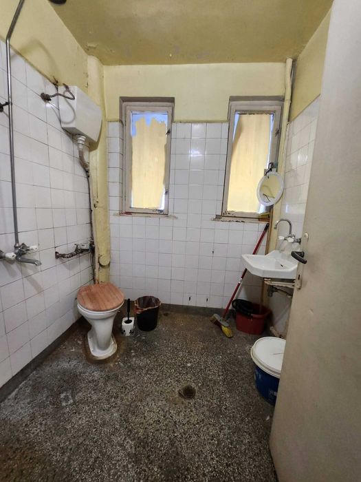 Тристаен апартамент на Идеален център