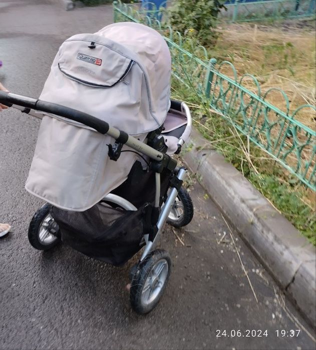 Продам коляску adamex