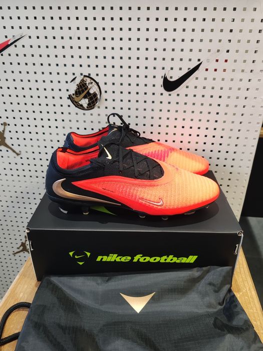 Ghete fotbal profesionale Nike Phantom 6 Low Elite FG