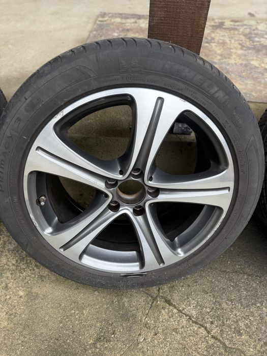 Джанти с гуми 250 евро в много добро састояние и джантите и гумите 18