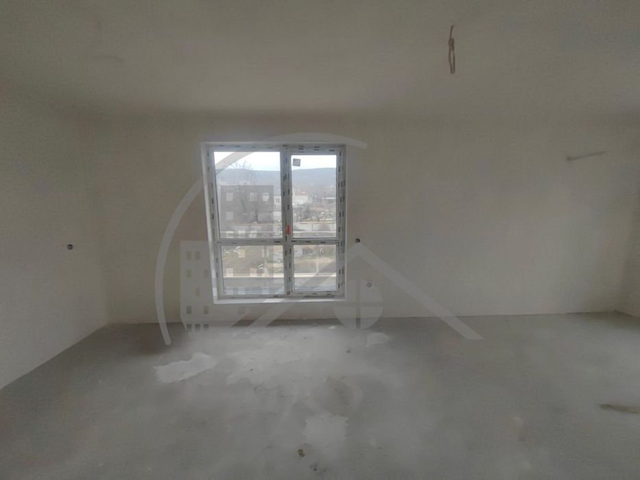 Продава се Двустаен апартамент в Варна, Левски - 74 кв.м за 1055 €/кв.м - Снимка #2