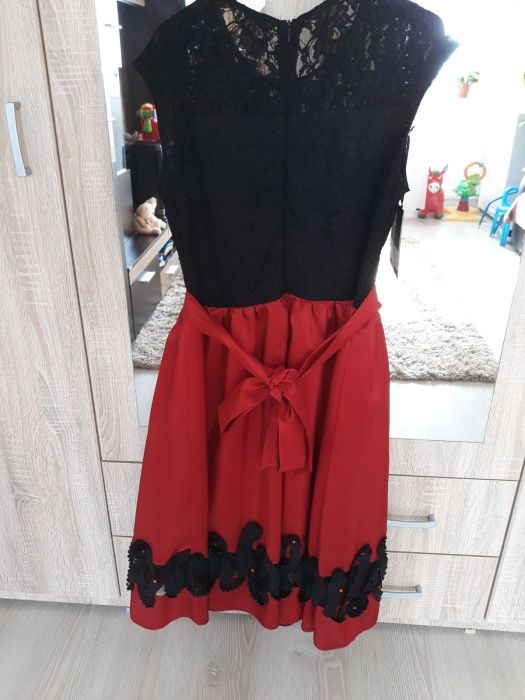 Transport gratuit! Rochie marimea M-L