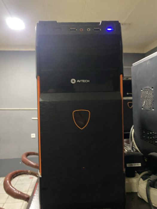 Компютер 10 та AVTECH