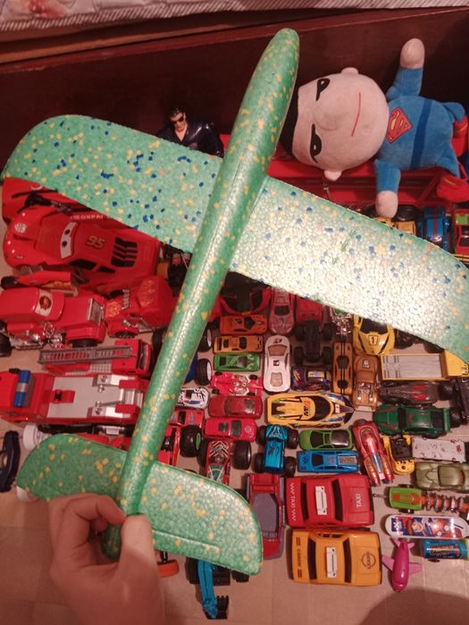 Продаю детские игрушки для мальчика