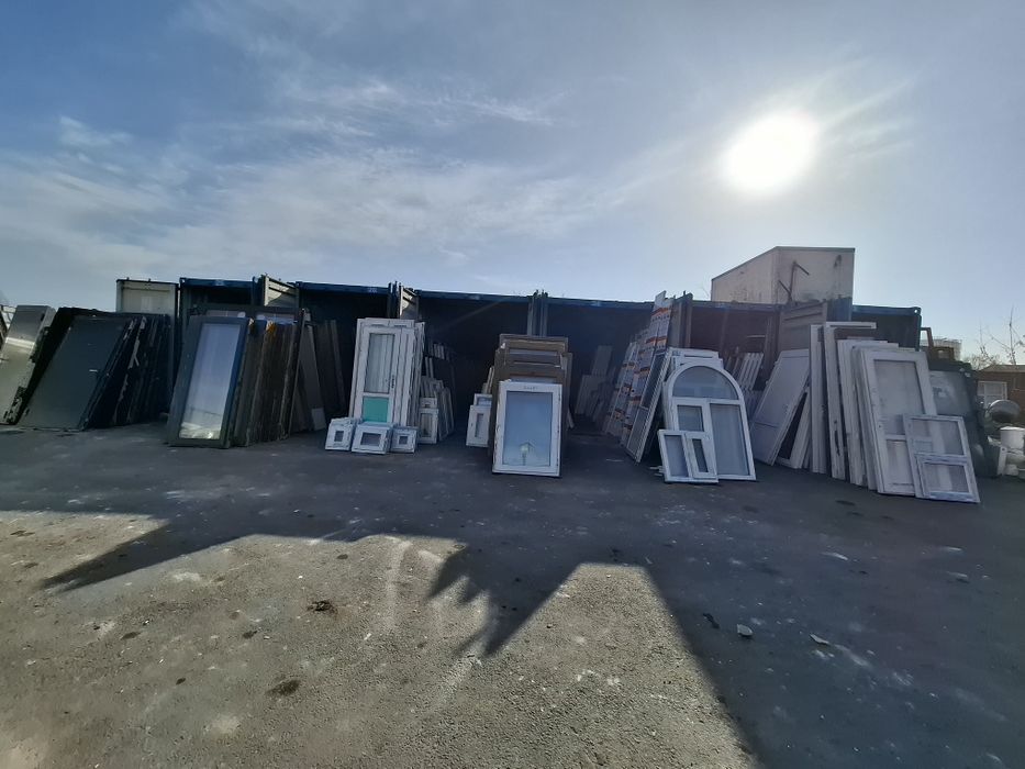 Б/у пластковые окна, двери,фортачки