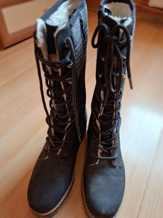 Чисто Нови Ботуши