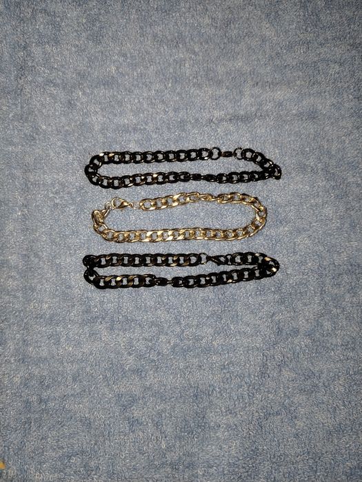 Brățări noi ne folosite