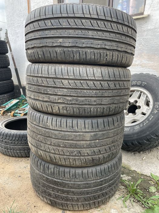 Комплект летние шины разноширокие 245/40/18 265/35/18 RoadX