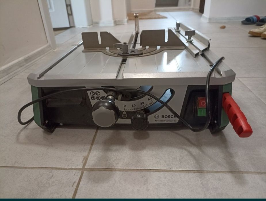 Bosch Advance Table Cut, настолна машина