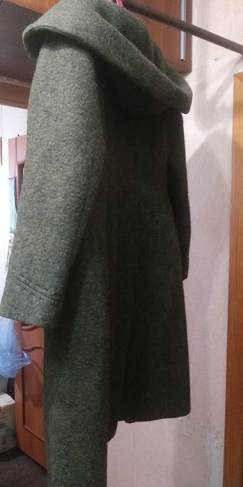 Продаю демисезонное пальто