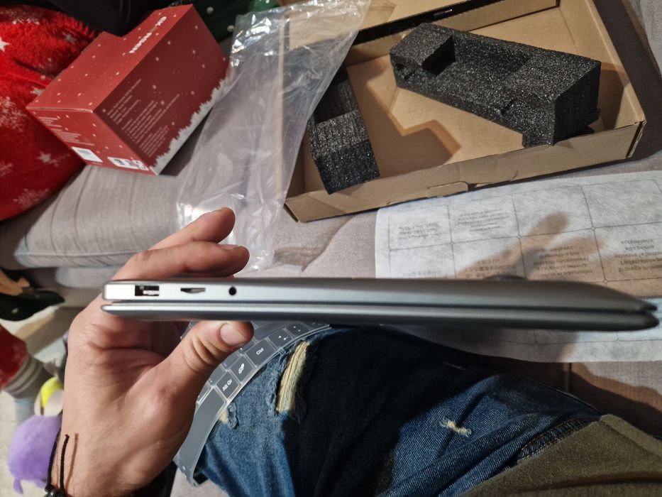 Laptop Slim Nou / Jumper Tech EZbook S5 , nou nout , 1.2Kg , 12 Gb ram