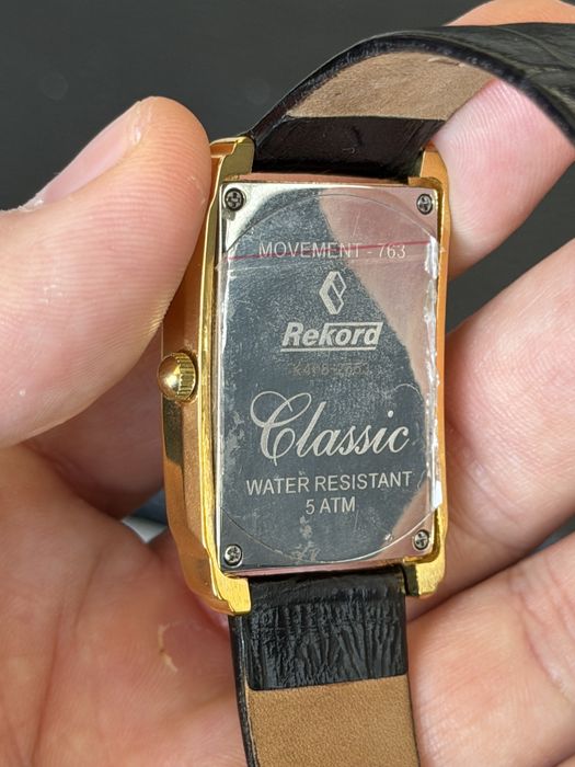 Продаю оригинальные часы Rekord Classic