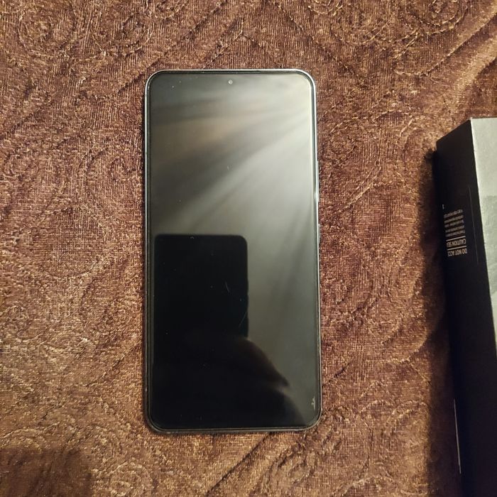 Продам Samsung galaxy S22