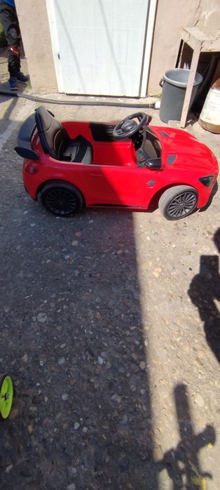 Детска кола на батерия