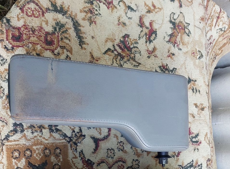 Подлокотник ауди а6 с4