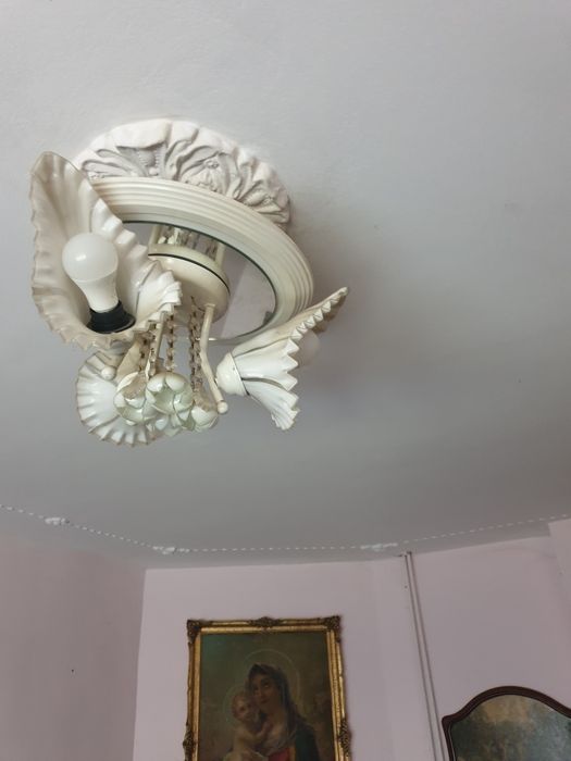 Candelabru pt.nostalgici,din vremuri apuse.