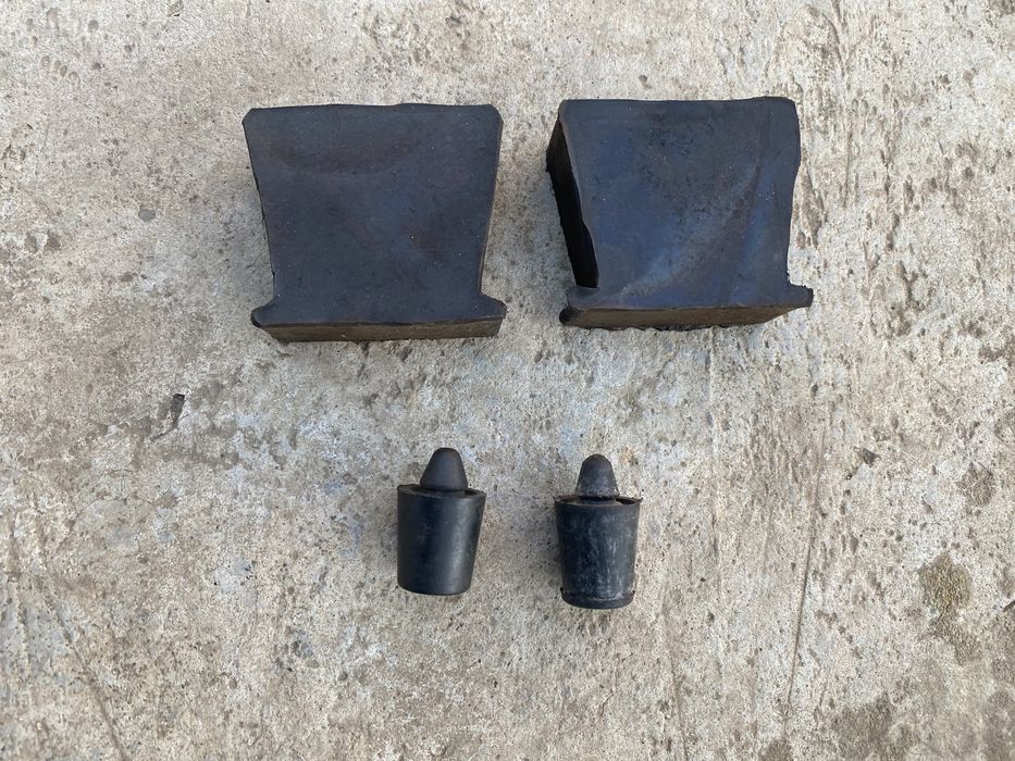 Tampon tampoane capota portbagaj Dacia 1300 1310 noi