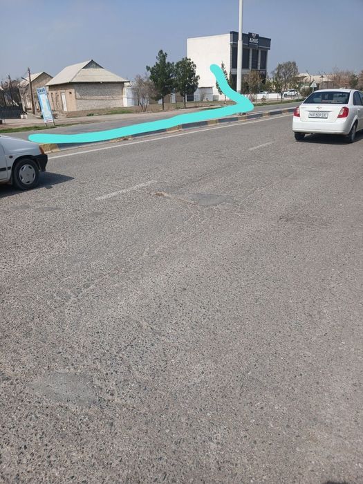 шахар марказидан уй карши шахар Уй сотилади Жайхун кучасида  жойлашган