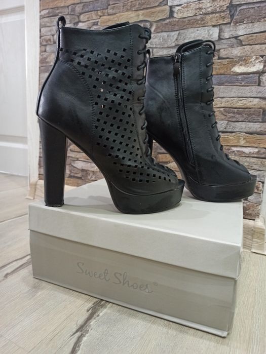 Екстравагантни обувки