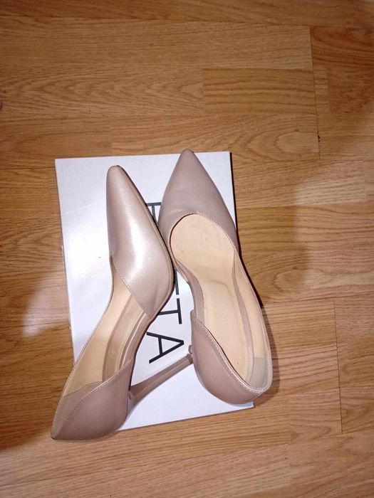 Pantofi cu toc stiletto