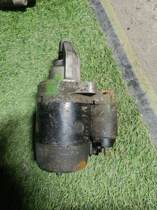 Стартер Ниcсан (Nissan )продам