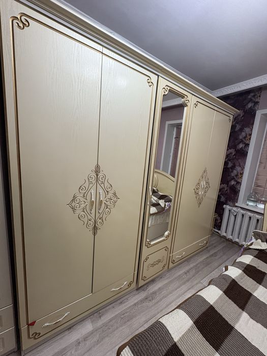 Спальный гарнитур