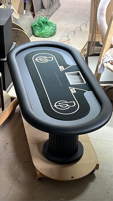 Mese poker fabrica CustomTables.eu scaune jetoane accesorii