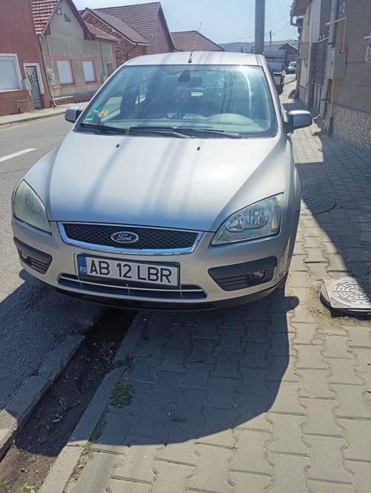 Vand ford focus 1.6 benzina