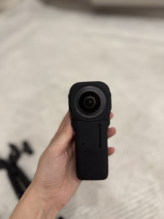 экшн камера Insta360 + селфи палка + набор