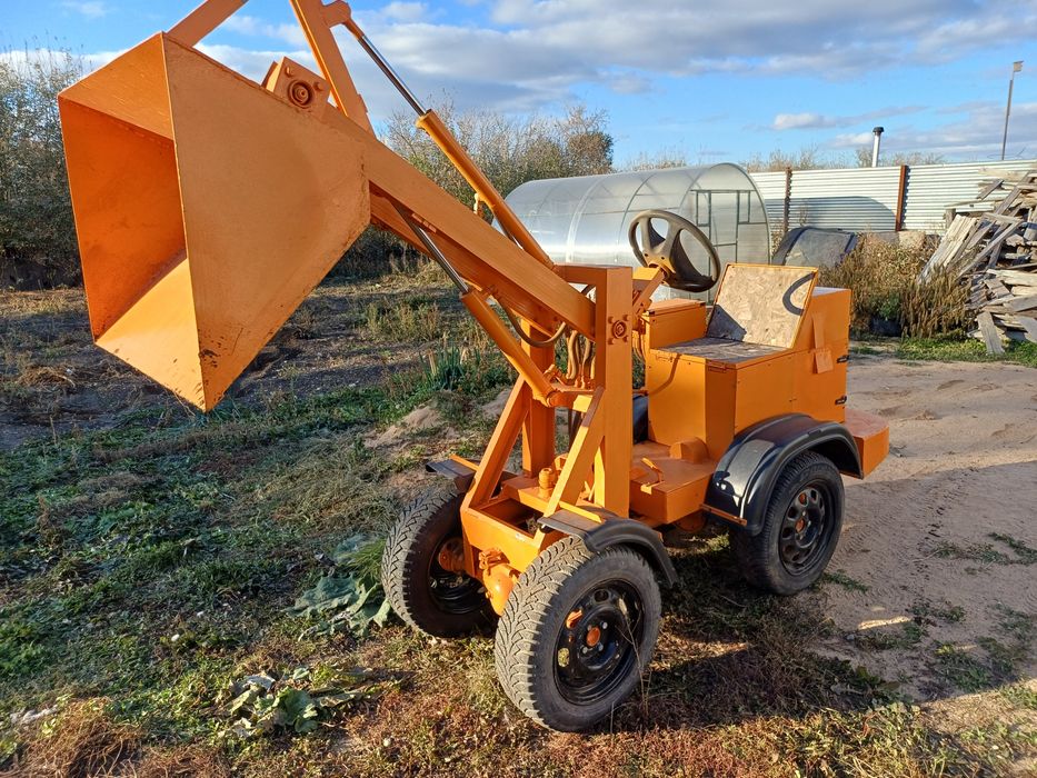 Мини трактор погрузчик