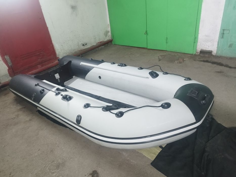 Продам лодку с мотором