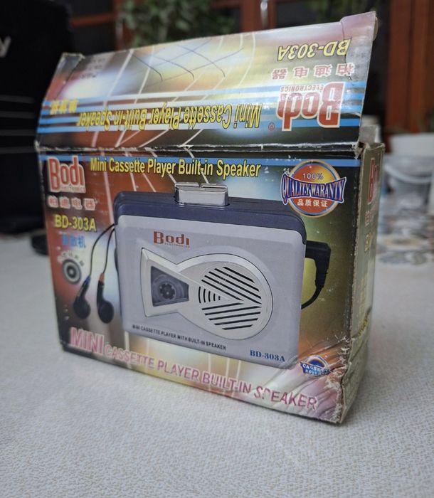 Кассетный плеер Bodi Electronics BD-302A.