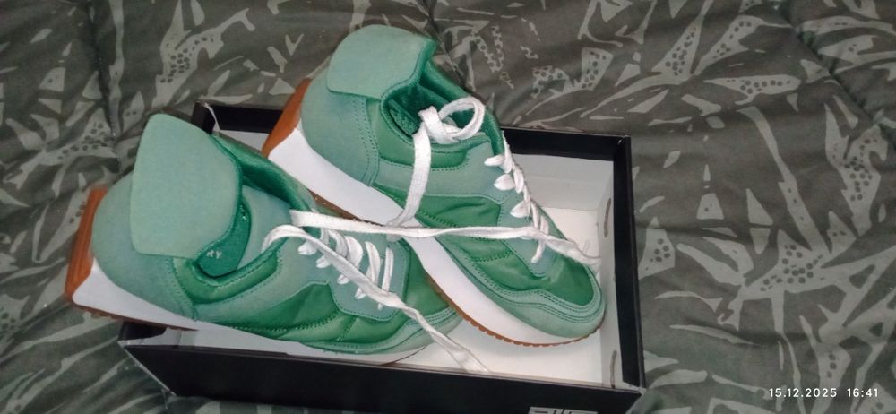 Дамски маратонки.Чисто нови!