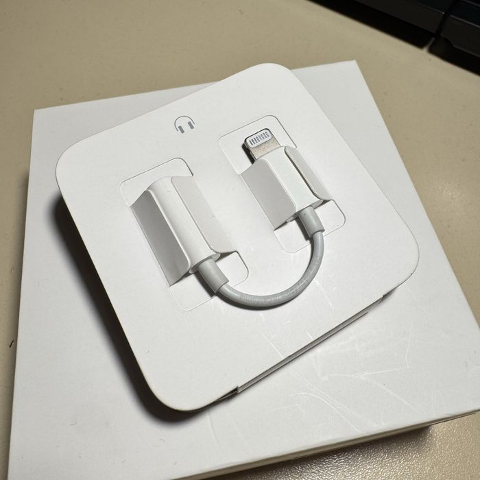 Наушники Apple EarPods Lightning