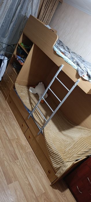 Кровать двухъярусная