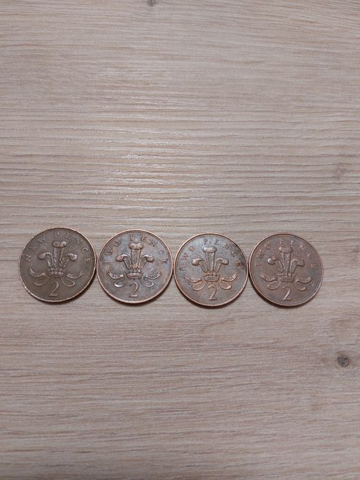 Монети One Penny; New Pence; Two Pence