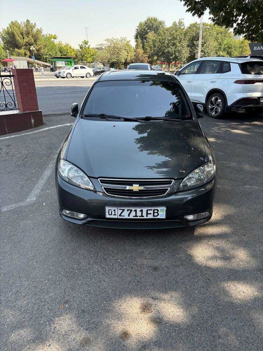 Срочно продается машина Lacetti 3 позиция фулл