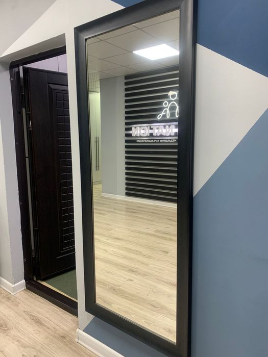 Продам стулья и зеркала-отличное состояние!