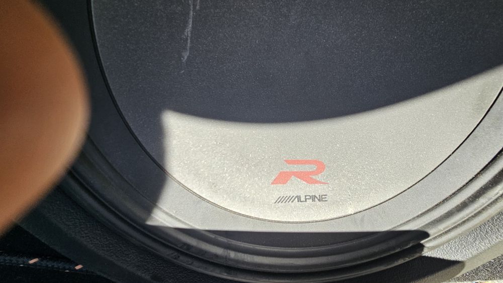 Vând subwoofer alpin R