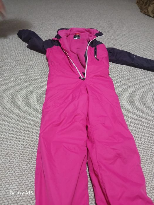 Vând costum ski 160 cm
